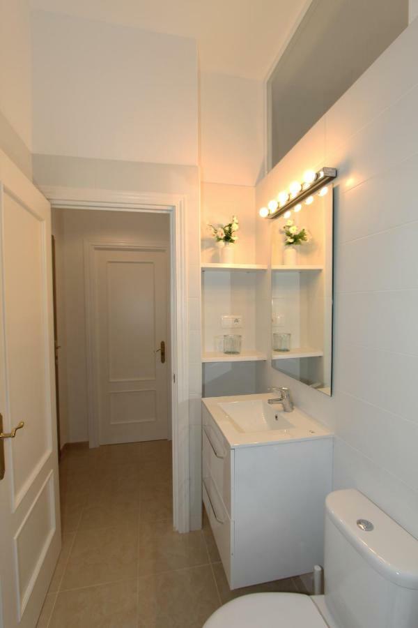 Apartamento Ollerias มาลากา ภายนอก รูปภาพ
