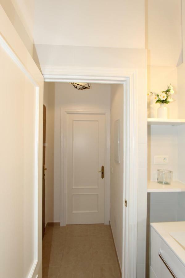 Apartamento Ollerias มาลากา ภายนอก รูปภาพ